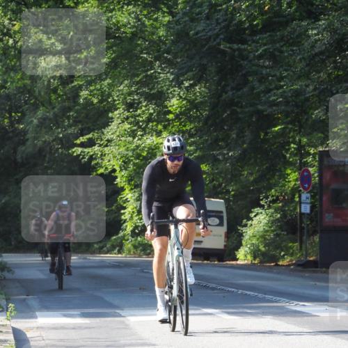 08.09.2024 - Stadtparktriathlon Zöllner http://msf.ph/oto/6997801 08.09.2024 10:52:54 Radfahren 363, 371, 437 meine-sportfotos.de