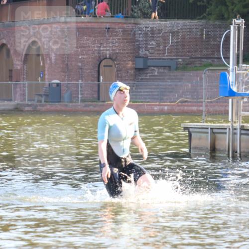 08.09.2024 - Stadtparktriathlon Luisa Fischer http://msf.ph/oto/6997812 08.09.2024 09:05:31 Schwimmen 133, 159 meine-sportfotos.de
