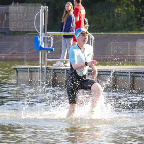 08.09.2024 - Stadtparktriathlon Luisa Fischer http://msf.ph/oto/6997827 08.09.2024 09:05:32 Schwimmen 159 meine-sportfotos.de