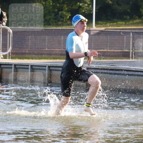 08.09.2024 - Stadtparktriathlon Luisa Fischer http://msf.ph/oto/6997838 08.09.2024 09:05:33 Schwimmen 159 meine-sportfotos.de