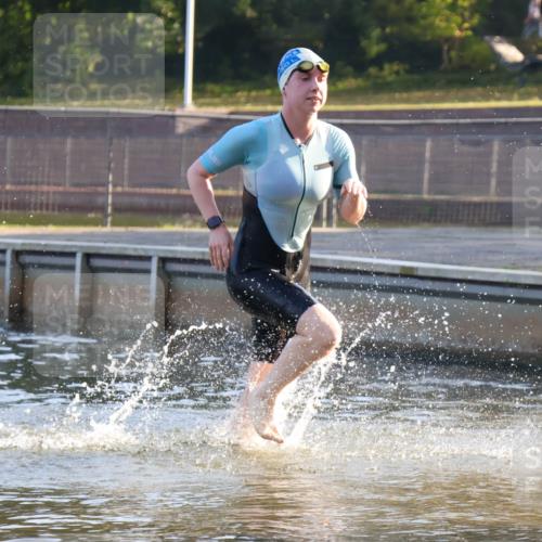 08.09.2024 - Stadtparktriathlon Luisa Fischer http://msf.ph/oto/6997841 08.09.2024 09:05:34 Schwimmen 159 meine-sportfotos.de