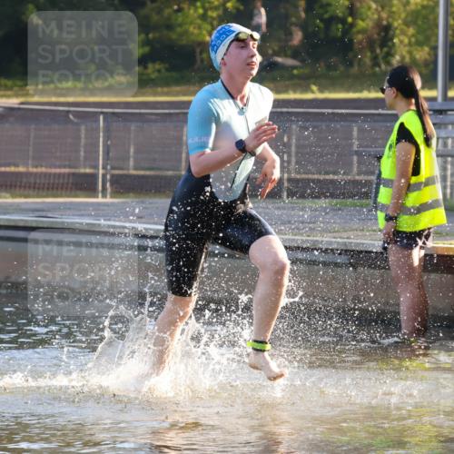 08.09.2024 - Stadtparktriathlon Luisa Fischer http://msf.ph/oto/6997850 08.09.2024 09:05:34 Schwimmen 159 meine-sportfotos.de