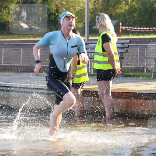08.09.2024 - Stadtparktriathlon Luisa Fischer http://msf.ph/oto/6997853 08.09.2024 09:05:34 Schwimmen 159 meine-sportfotos.de