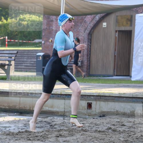 08.09.2024 - Stadtparktriathlon Luisa Fischer http://msf.ph/oto/6997859 08.09.2024 09:05:35 Schwimmen 159 meine-sportfotos.de