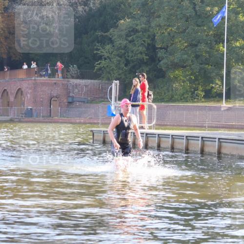 08.09.2024 - Stadtparktriathlon Luisa Fischer http://msf.ph/oto/6997882 08.09.2024 09:05:54 Schwimmen 167 meine-sportfotos.de