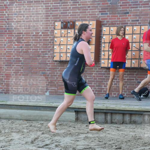 08.09.2024 - Stadtparktriathlon Luisa Fischer http://msf.ph/oto/6997918 08.09.2024 09:06:00 Schwimmen 154, 167 meine-sportfotos.de