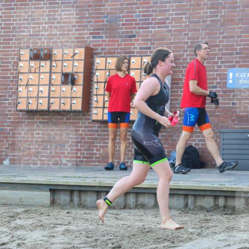 08.09.2024 - Stadtparktriathlon Luisa Fischer http://msf.ph/oto/6997922 08.09.2024 09:06:00 Schwimmen 154, 167 meine-sportfotos.de
