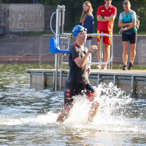 08.09.2024 - Stadtparktriathlon Luisa Fischer http://msf.ph/oto/6997929 08.09.2024 09:06:03 Schwimmen 154, 167 meine-sportfotos.de