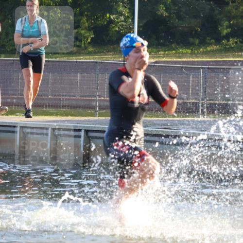 08.09.2024 - Stadtparktriathlon Luisa Fischer http://msf.ph/oto/6997938 08.09.2024 09:06:04 Schwimmen 154, 167 meine-sportfotos.de