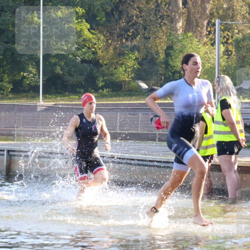 08.09.2024 - Stadtparktriathlon Luisa Fischer http://msf.ph/oto/6997973 08.09.2024 09:06:14 Schwimmen 153, 172 meine-sportfotos.de