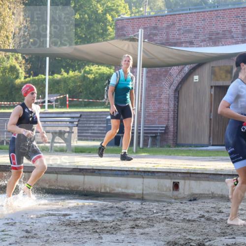 08.09.2024 - Stadtparktriathlon Luisa Fischer http://msf.ph/oto/6997988 08.09.2024 09:06:15 Schwimmen 153, 172 meine-sportfotos.de