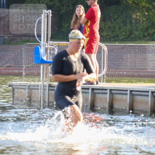 08.09.2024 - Stadtparktriathlon Luisa Fischer http://msf.ph/oto/6998010 08.09.2024 09:06:31 Schwimmen 174 meine-sportfotos.de