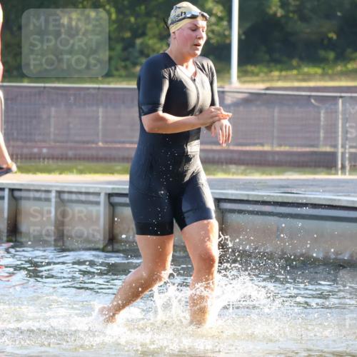 08.09.2024 - Stadtparktriathlon Luisa Fischer http://msf.ph/oto/6998014 08.09.2024 09:06:32 Schwimmen 174 meine-sportfotos.de