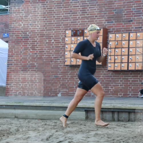 08.09.2024 - Stadtparktriathlon Luisa Fischer http://msf.ph/oto/6998051 08.09.2024 09:06:36 Schwimmen 174 meine-sportfotos.de