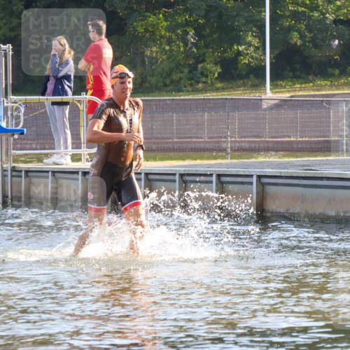 08.09.2024 - Stadtparktriathlon Luisa Fischer http://msf.ph/oto/6998059 08.09.2024 09:06:43 Schwimmen 138, 150 meine-sportfotos.de