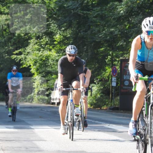 08.09.2024 - Stadtparktriathlon Zöllner http://msf.ph/oto/6998149 08.09.2024 10:54:55 Radfahren 43, 352, 385, 393, 406, 549, 551 meine-sportfotos.de