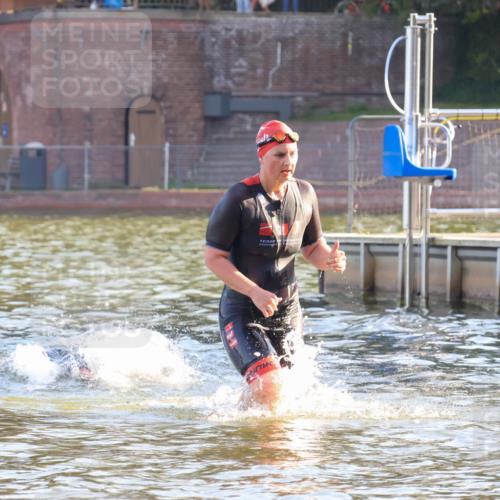 08.09.2024 - Stadtparktriathlon Luisa Fischer http://msf.ph/oto/6998195 08.09.2024 09:07:15 Schwimmen 157, 173 meine-sportfotos.de