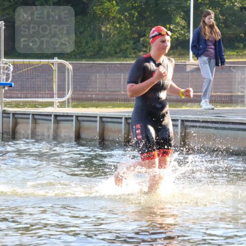 08.09.2024 - Stadtparktriathlon Luisa Fischer http://msf.ph/oto/6998207 08.09.2024 09:07:17 Schwimmen 144, 157, 173 meine-sportfotos.de
