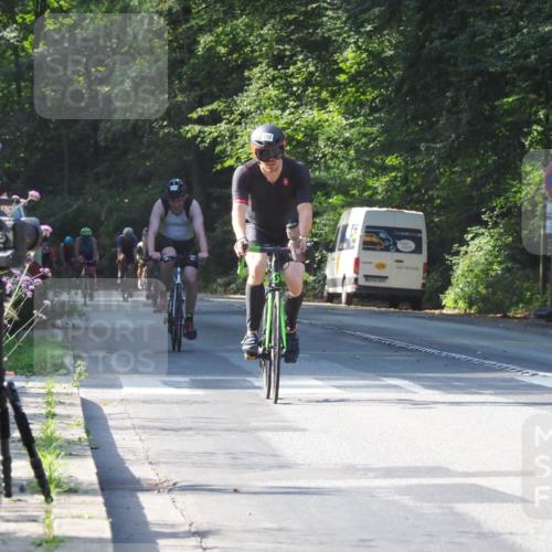 08.09.2024 - Stadtparktriathlon Zöllner http://msf.ph/oto/6998209 08.09.2024 10:55:16 Radfahren 376, 386, 416, 425, 432, 445, 458, 552 meine-sportfotos.de