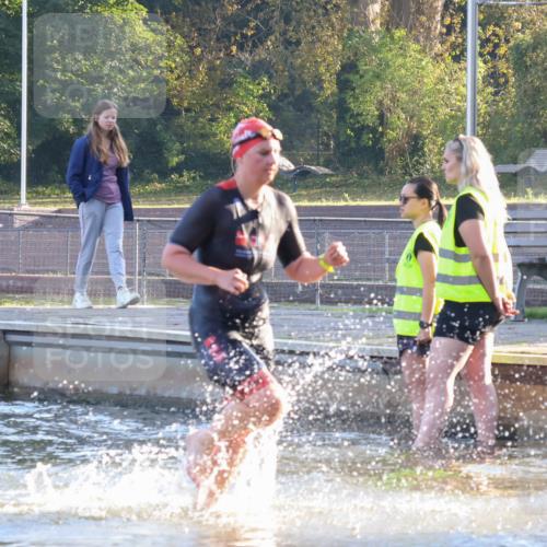 08.09.2024 - Stadtparktriathlon Luisa Fischer http://msf.ph/oto/6998216 08.09.2024 09:07:18 Schwimmen 144, 157, 173 meine-sportfotos.de