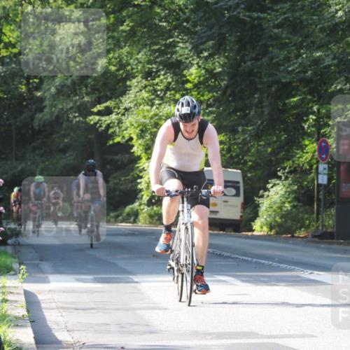 08.09.2024 - Stadtparktriathlon Zöllner http://msf.ph/oto/6998231 08.09.2024 10:55:18 Radfahren 343, 373, 376, 386, 416, 425, 432, 445, 458, 526, 552 meine-sportfotos.de