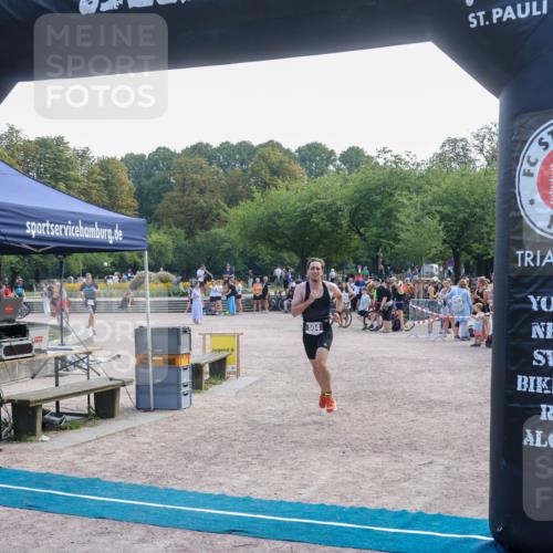 08.09.2024 - Stadtparktriathlon Luisa Fischer http://msf.ph/oto/6998263 08.09.2024 11:58:46 Ziel 504, 554 meine-sportfotos.de
