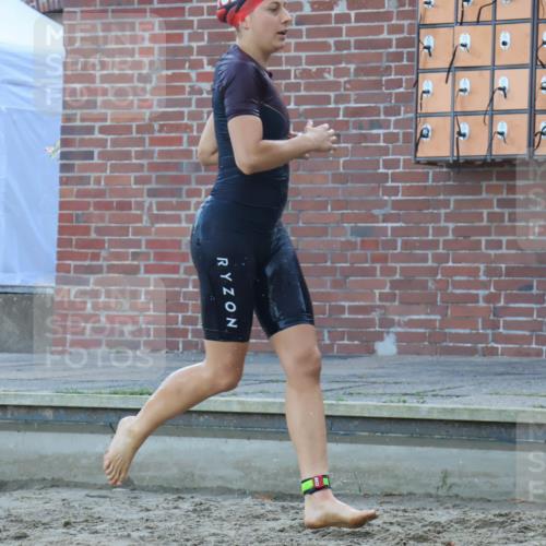 08.09.2024 - Stadtparktriathlon Luisa Fischer http://msf.ph/oto/6998279 08.09.2024 09:07:28 Schwimmen 144, 173 meine-sportfotos.de