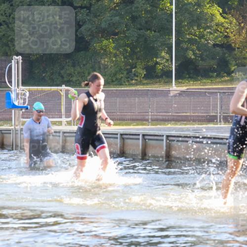 08.09.2024 - Stadtparktriathlon Luisa Fischer http://msf.ph/oto/6998347 08.09.2024 09:07:53 Schwimmen 52, 132, 134, 156, 171 meine-sportfotos.de