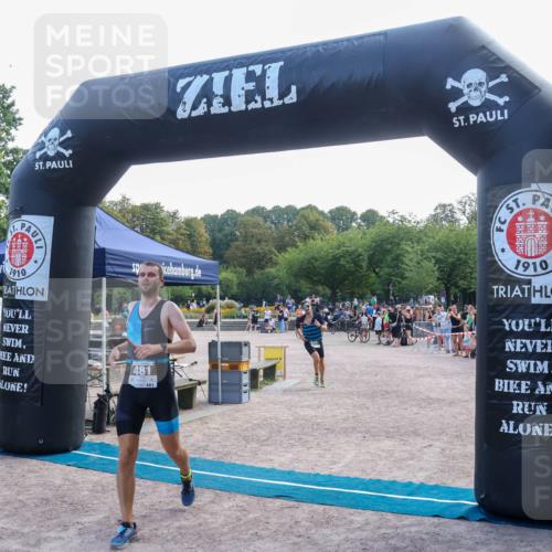 08.09.2024 - Stadtparktriathlon Luisa Fischer http://msf.ph/oto/6998376 08.09.2024 11:59:04 Ziel 465, 481, 511 meine-sportfotos.de