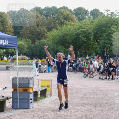 08.09.2024 - Stadtparktriathlon Luisa Fischer http://msf.ph/oto/6998439 08.09.2024 11:59:29 Ziel 464 meine-sportfotos.de