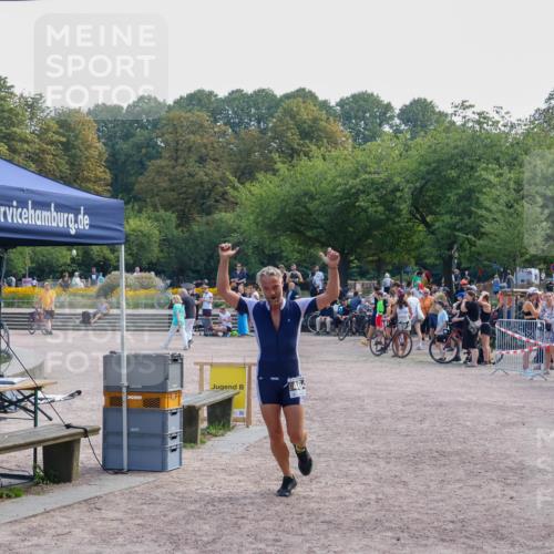 08.09.2024 - Stadtparktriathlon Luisa Fischer http://msf.ph/oto/6998446 08.09.2024 11:59:29 Ziel 464 meine-sportfotos.de