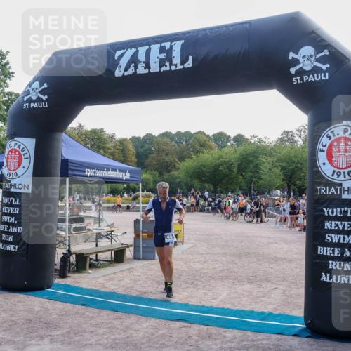 08.09.2024 - Stadtparktriathlon Luisa Fischer http://msf.ph/oto/6998470 08.09.2024 11:59:30 Ziel 464 meine-sportfotos.de