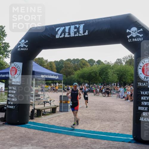 08.09.2024 - Stadtparktriathlon Luisa Fischer http://msf.ph/oto/6998537 08.09.2024 12:00:02 Ziel 492, 514 meine-sportfotos.de