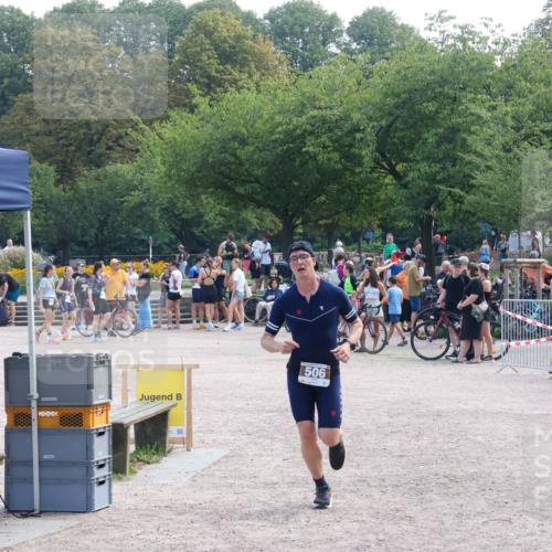 08.09.2024 - Stadtparktriathlon Luisa Fischer http://msf.ph/oto/6998640 08.09.2024 12:00:08 Ziel 492, 506, 514, 516 meine-sportfotos.de