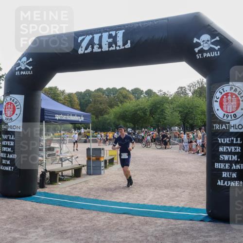 08.09.2024 - Stadtparktriathlon Luisa Fischer http://msf.ph/oto/6998648 08.09.2024 12:00:09 Ziel 492, 506, 514, 516 meine-sportfotos.de