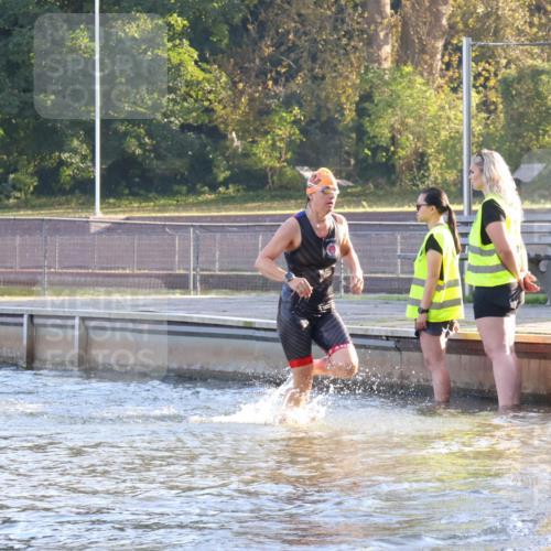 08.09.2024 - Stadtparktriathlon Luisa Fischer http://msf.ph/oto/6998650 08.09.2024 09:08:59 Schwimmen 143, 145, 162, 178 meine-sportfotos.de