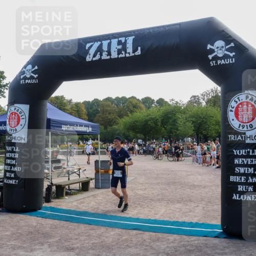 08.09.2024 - Stadtparktriathlon Luisa Fischer http://msf.ph/oto/6998661 08.09.2024 12:00:09 Ziel 492, 506, 514, 516 meine-sportfotos.de