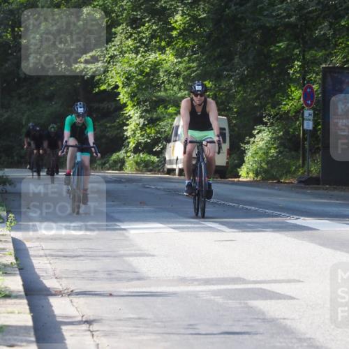 08.09.2024 - Stadtparktriathlon Zöllner http://msf.ph/oto/6998673 08.09.2024 10:56:34 Radfahren 324, 368, 410, 454, 479 meine-sportfotos.de