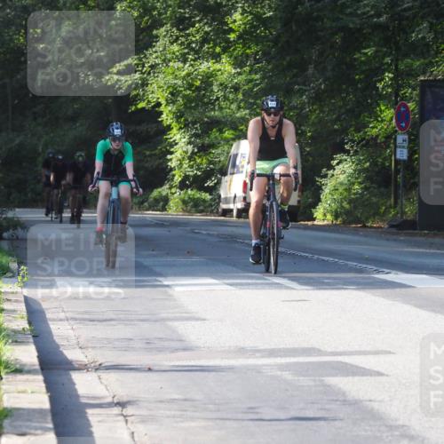 08.09.2024 - Stadtparktriathlon Zöllner http://msf.ph/oto/6998677 08.09.2024 10:56:34 Radfahren 324, 368, 410, 454, 479 meine-sportfotos.de