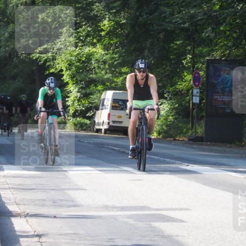 08.09.2024 - Stadtparktriathlon Zöllner http://msf.ph/oto/6998682 08.09.2024 10:56:35 Radfahren 324, 368, 410, 454, 479 meine-sportfotos.de