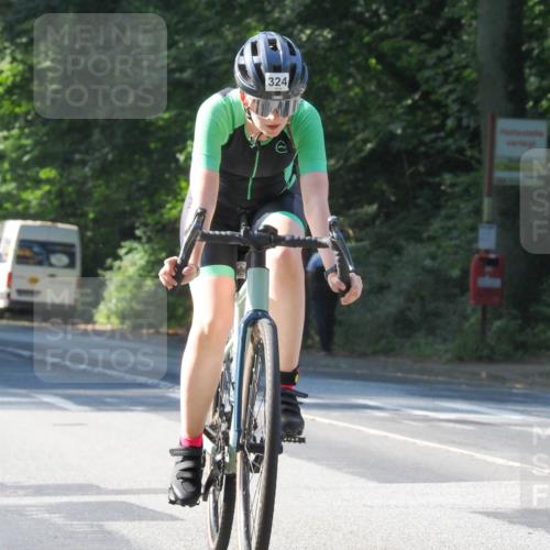 08.09.2024 - Stadtparktriathlon Zöllner http://msf.ph/oto/6998715 08.09.2024 10:56:38 Radfahren 324, 368, 410, 454, 479, 493 meine-sportfotos.de