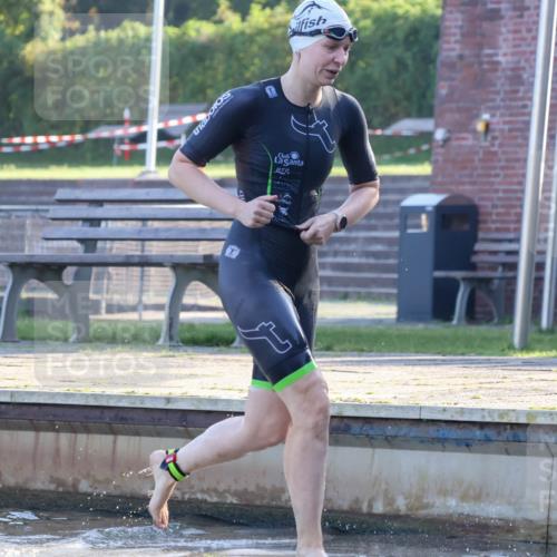 08.09.2024 - Stadtparktriathlon Luisa Fischer http://msf.ph/oto/6998736 08.09.2024 09:09:13 Schwimmen 146, 160, 166 meine-sportfotos.de