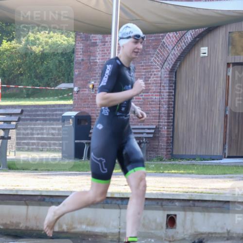08.09.2024 - Stadtparktriathlon Luisa Fischer http://msf.ph/oto/6998740 08.09.2024 09:09:14 Schwimmen 146, 160, 166 meine-sportfotos.de