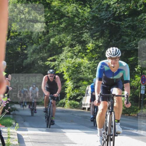 08.09.2024 - Stadtparktriathlon Zöllner http://msf.ph/oto/6998741 08.09.2024 10:56:46 Radfahren 345, 368, 410, 479, 493, 516, 535, 550 meine-sportfotos.de