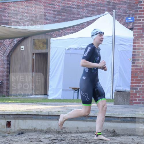 08.09.2024 - Stadtparktriathlon Luisa Fischer http://msf.ph/oto/6998749 08.09.2024 09:09:15 Schwimmen 146, 160, 166 meine-sportfotos.de