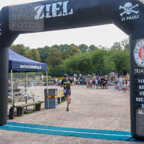 08.09.2024 - Stadtparktriathlon Luisa Fischer http://msf.ph/oto/6998771 08.09.2024 12:00:25 Ziel 544 meine-sportfotos.de
