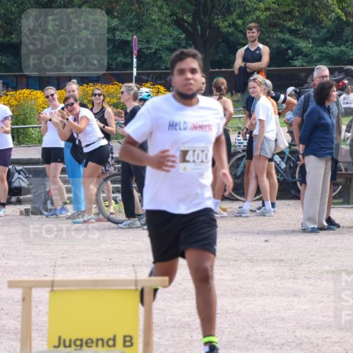 08.09.2024 - Stadtparktriathlon Luisa Fischer http://msf.ph/oto/6998820 08.09.2024 12:01:48 Ziel 400 meine-sportfotos.de