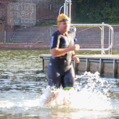 08.09.2024 - Stadtparktriathlon Luisa Fischer http://msf.ph/oto/6998834 08.09.2024 09:09:56 Schwimmen 169 meine-sportfotos.de