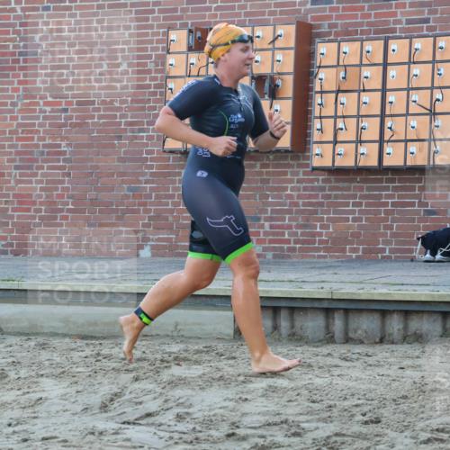 08.09.2024 - Stadtparktriathlon Luisa Fischer http://msf.ph/oto/6998841 08.09.2024 09:10:01 Schwimmen 169, 179 meine-sportfotos.de