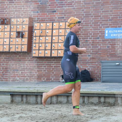 08.09.2024 - Stadtparktriathlon Luisa Fischer http://msf.ph/oto/6998843 08.09.2024 09:10:01 Schwimmen 169, 179 meine-sportfotos.de